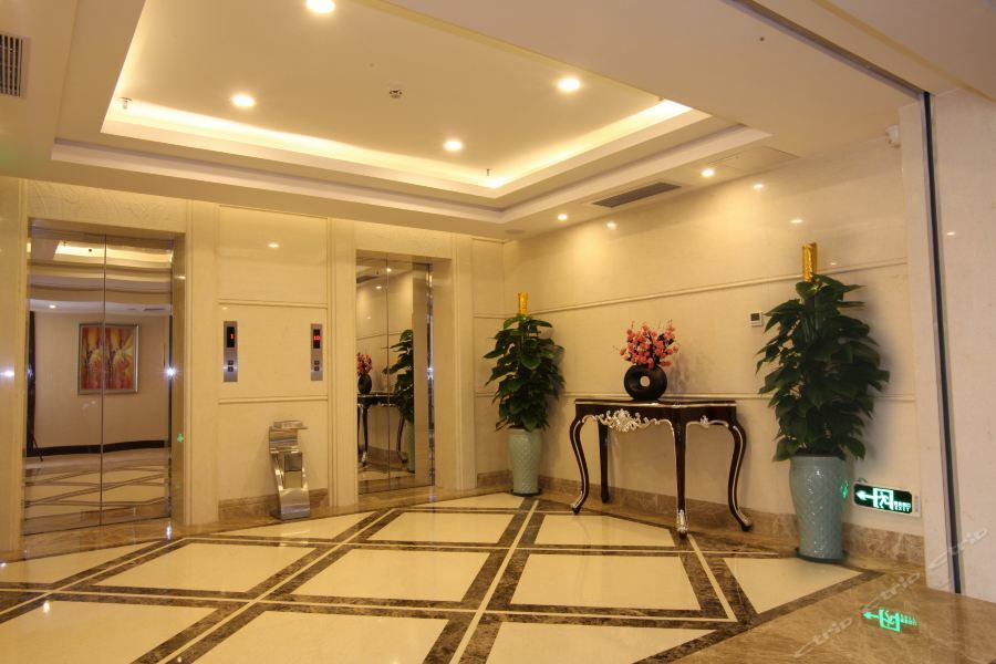 Guangzhou Jin Wan Li Business Hotel Buitenkant foto